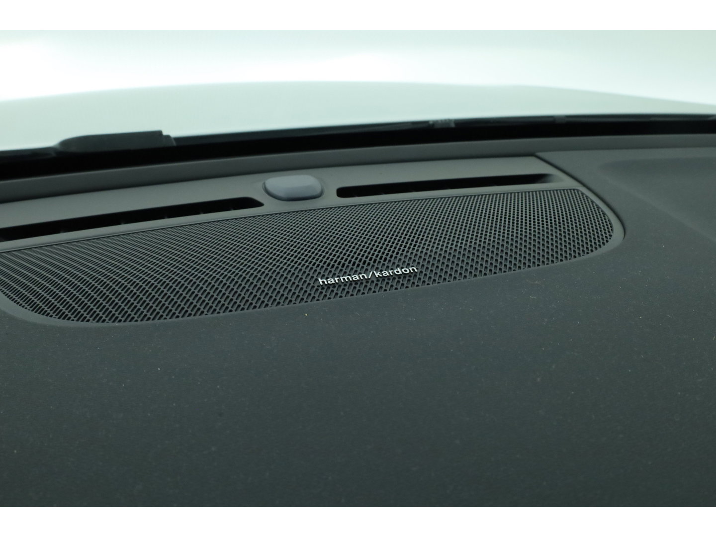 Volvo XC40 2.0 B3 Ultra Black Edition | Pano | Harman Kardon | 360cam | Memory | Stoel-Stuurverw. | Adapt. Cruise | Keyless