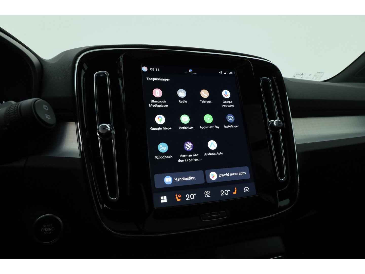 Volvo XC40 2.0 B3 Ultra Black Edition | Pano | Harman Kardon | 360cam | Memory | Stoel-Stuurverw. | Adapt. Cruise | Keyless