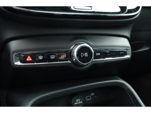 Volvo XC40 2.0 B3 Ultra Black Edition | Pano | Harman Kardon | 360cam | Memory | Stoel-Stuurverw. | Adapt. Cruise | Keyless