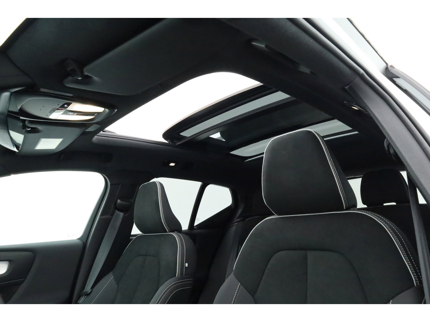 Volvo XC40 2.0 B3 Ultra Black Edition | Pano | Harman Kardon | 360cam | Memory | Stoel-Stuurverw. | Adapt. Cruise | Keyless