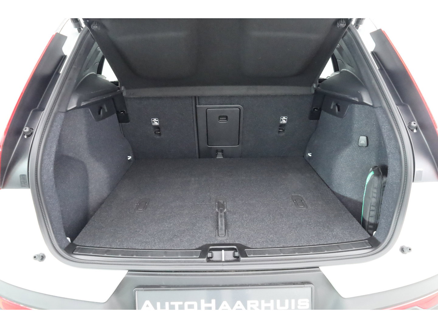 Volvo XC40 2.0 B3 Ultra Black Edition | Pano | Harman Kardon | 360cam | Memory | Stoel-Stuurverw. | Adapt. Cruise | Keyless