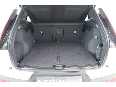 Volvo XC40 2.0 B3 Ultra Black Edition | Pano | Harman Kardon | 360cam | Memory | Stoel-Stuurverw. | Adapt. Cruise | Keyless
