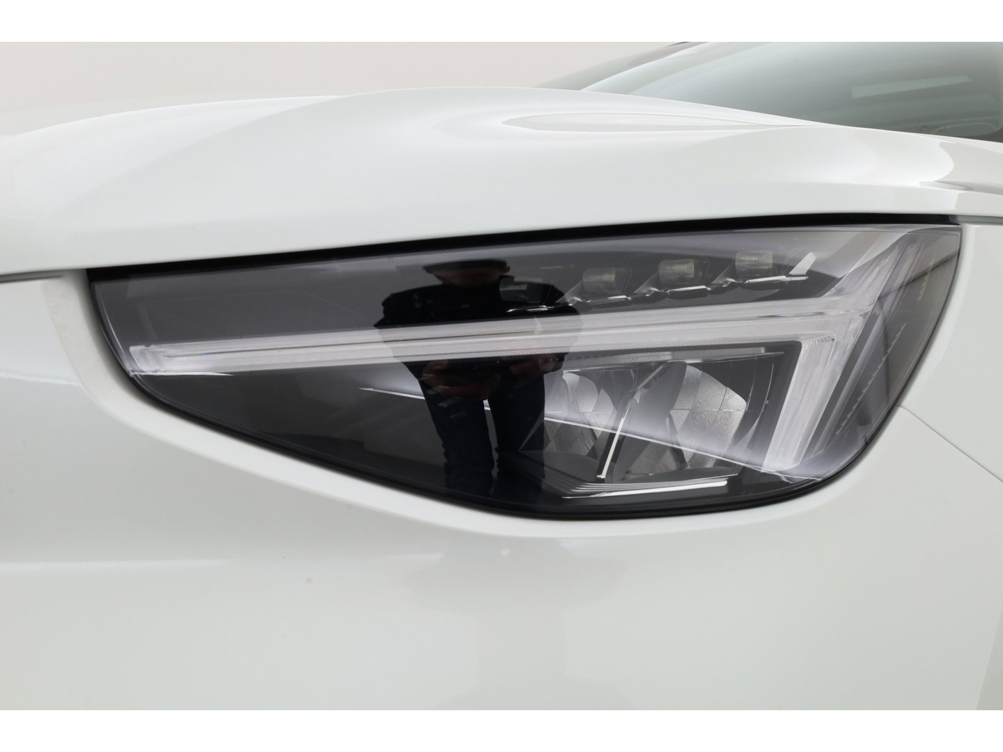 Volvo XC40 2.0 B3 Ultra Black Edition | Pano | Harman Kardon | 360cam | Memory | Stoel-Stuurverw. | Adapt. Cruise | Keyless