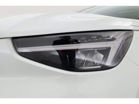 Volvo XC40 2.0 B3 Ultra Black Edition | Pano | Harman Kardon | 360cam | Memory | Stoel-Stuurverw. | Adapt. Cruise | Keyless