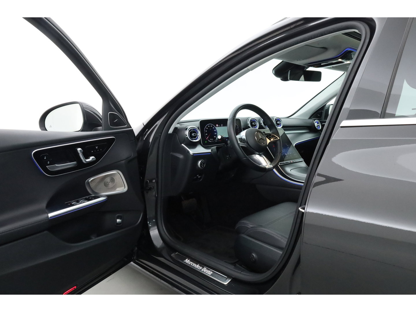 Mercedes-Benz C-Klasse Estate 180 Luxury Line | Pano | Elek. Trekhaak | 360cam | Leder | Memory seats | Burmester | Adapt. Cruise | Carplay