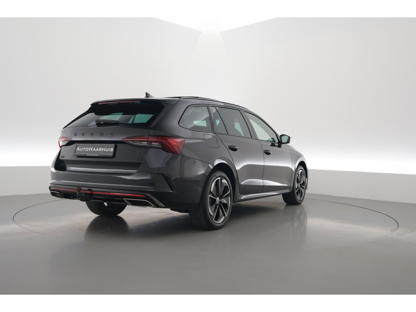 Škoda Octavia Combi 1.4 TSI RS iV PHEV Business | Pano | HUD | Adapt. Cruise | Elek. Trekhaak | Keyless | Stoelverw. | NAV + CarPlay
