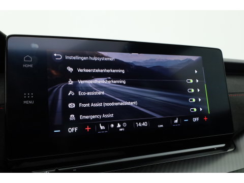 Škoda Octavia Combi 1.4 TSI RS iV PHEV Business | Pano | HUD | Adapt. Cruise | Elek. Trekhaak | Keyless | Stoelverw. | NAV + CarPlay