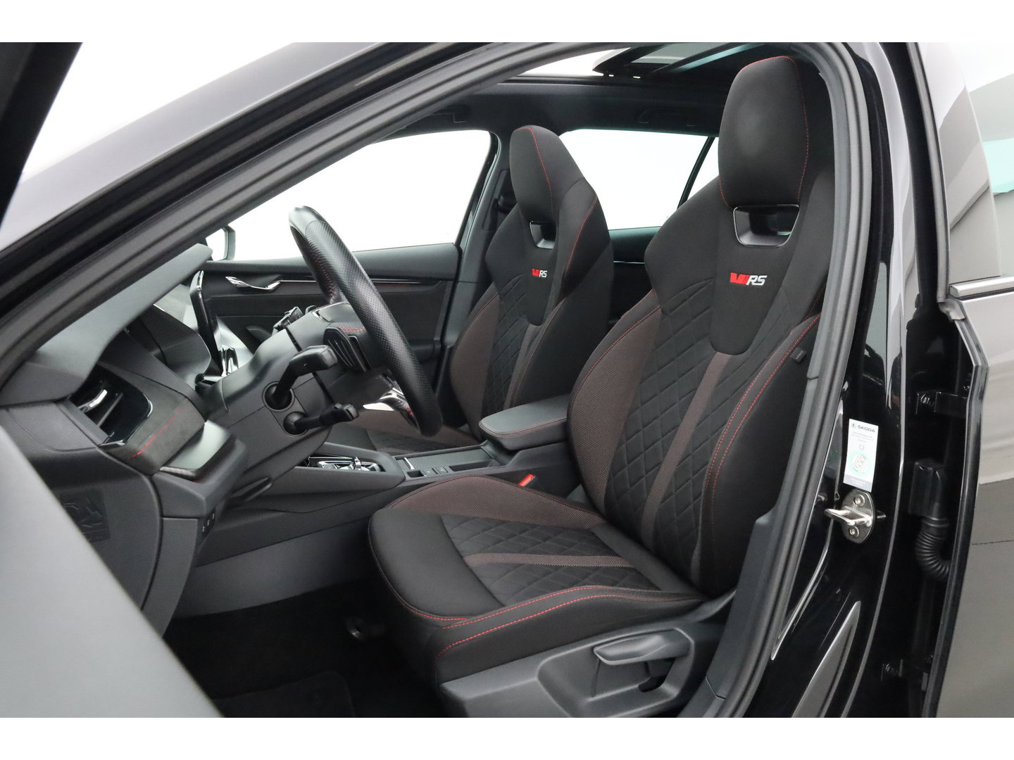 Škoda Octavia Combi 1.4 TSI RS iV PHEV Business | Pano | HUD | Adapt. Cruise | Elek. Trekhaak | Keyless | Stoelverw. | NAV + CarPlay