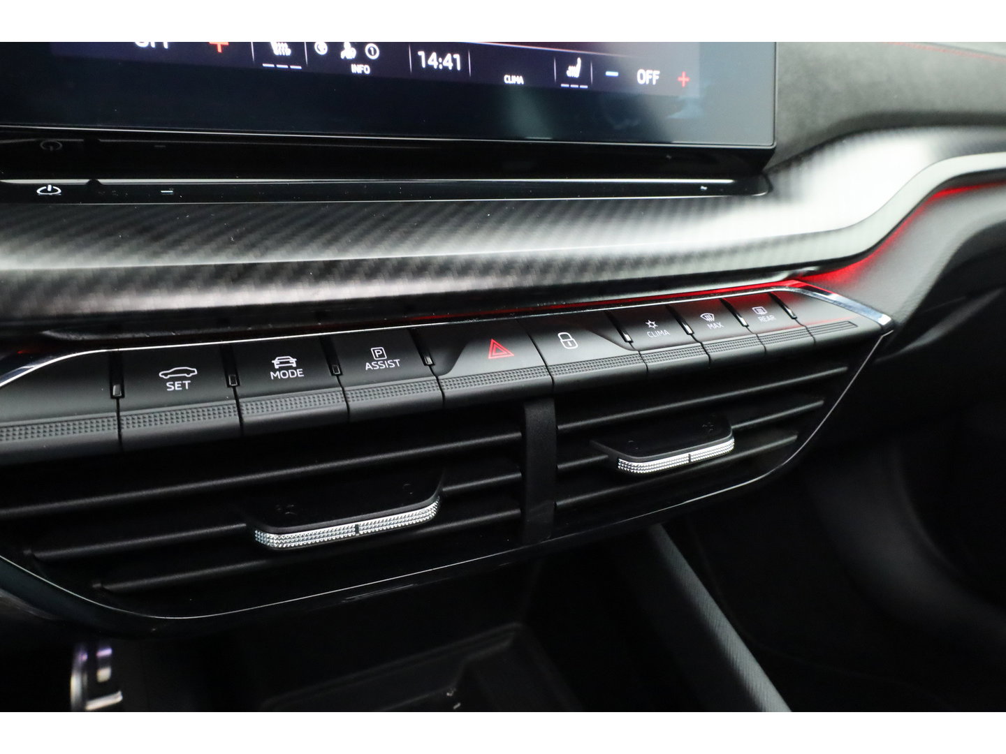 Škoda Octavia Combi 1.4 TSI RS iV PHEV Business | Pano | HUD | Adapt. Cruise | Elek. Trekhaak | Keyless | Stoelverw. | NAV + CarPlay