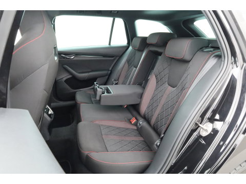 Škoda Octavia Combi 1.4 TSI RS iV PHEV Business | Pano | HUD | Adapt. Cruise | Elek. Trekhaak | Keyless | Stoelverw. | NAV + CarPlay