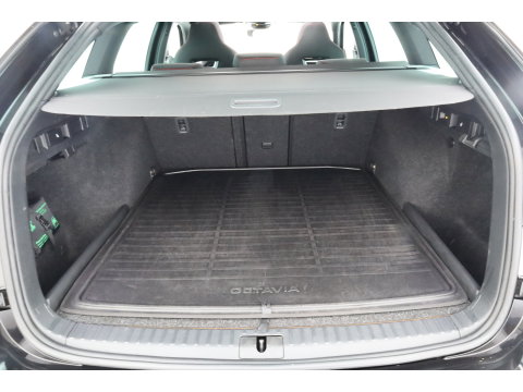 Škoda Octavia Combi 1.4 TSI RS iV PHEV Business | Pano | HUD | Adapt. Cruise | Elek. Trekhaak | Keyless | Stoelverw. | NAV + CarPlay