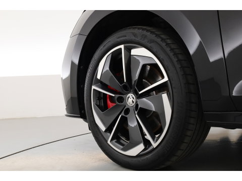 Škoda Octavia Combi 1.4 TSI RS iV PHEV Business | Pano | HUD | Adapt. Cruise | Elek. Trekhaak | Keyless | Stoelverw. | NAV + CarPlay