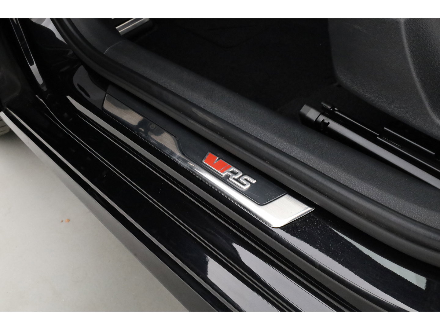 Škoda Octavia Combi 1.4 TSI RS iV PHEV Business | Pano | HUD | Adapt. Cruise | Elek. Trekhaak | Keyless | Stoelverw. | NAV + CarPlay