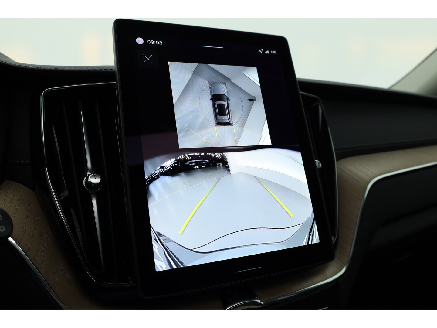 Volvo XC60 2.0 T8 Plug-in hybrid AWD Ultra Dark "Forest Lake" | Facelift | Memory | Pano | Luchtvering | Massage | Bowers & Wilkins