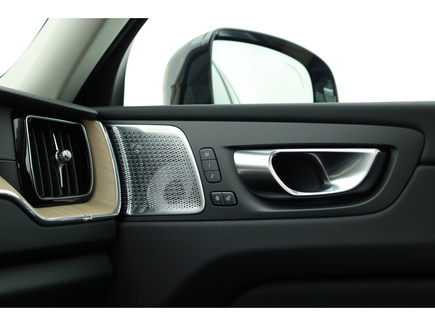Volvo XC60 2.0 T8 Plug-in hybrid AWD Ultra Dark "Forest Lake" | Facelift | Memory | Pano | Luchtvering | Massage | Bowers & Wilkins