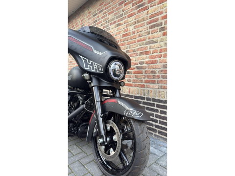 Harley Davidson 103 FLHXS Street Glide Special streetglide
