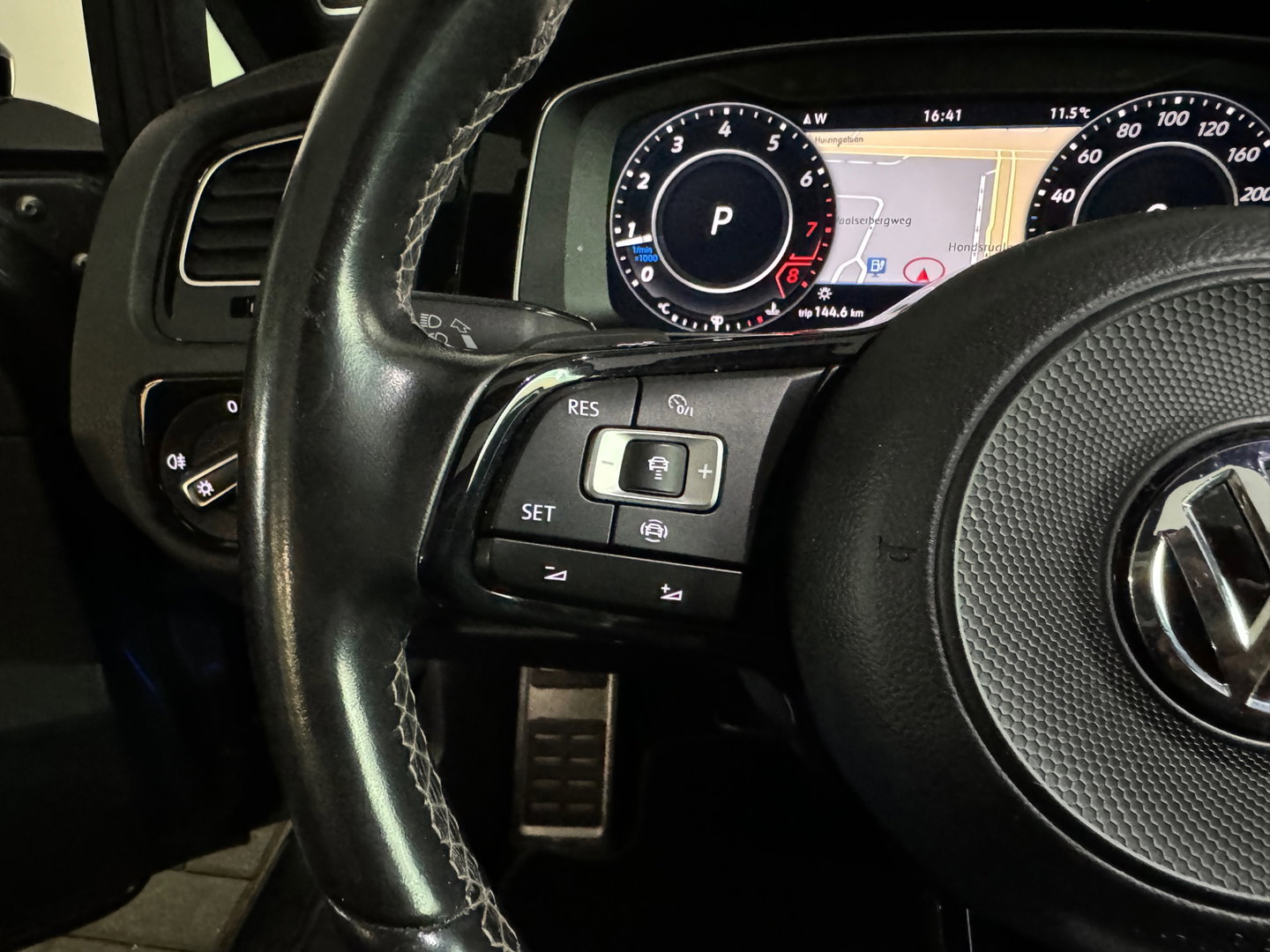 Volkswagen Golf 2.0 TSI 4Motion R Pano|Keyless|Dynaudio|Sfeer