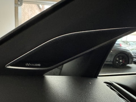 Volkswagen Golf 2.0 TSI 4Motion R Pano|Keyless|Dynaudio|Sfeer