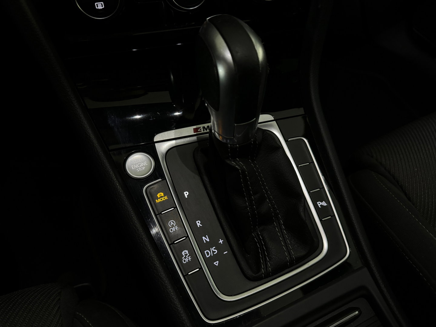Volkswagen Golf 2.0 TSI 4Motion R Pano|Keyless|Dynaudio|Sfeer