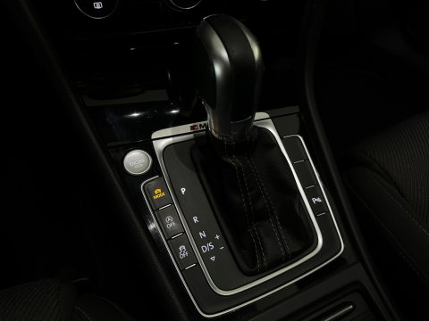 Volkswagen Golf 2.0 TSI 4Motion R Pano|Keyless|Dynaudio|Sfeer