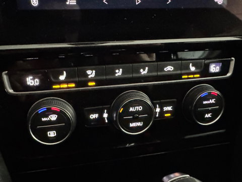 Volkswagen Golf 2.0 TSI 4Motion R Pano|Keyless|Dynaudio|Sfeer