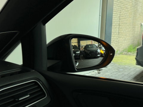 Volkswagen Golf 2.0 TSI 4Motion R Pano|Keyless|Dynaudio|Sfeer