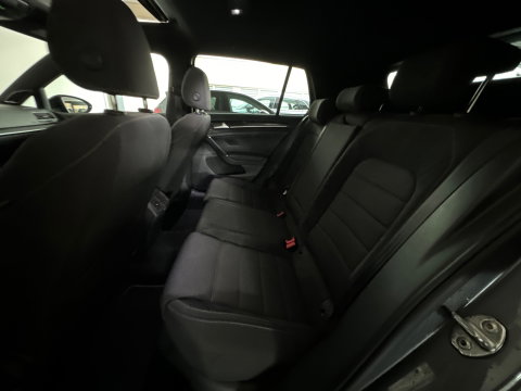 Volkswagen Golf 2.0 TSI 4Motion R Pano|Keyless|Dynaudio|Sfeer