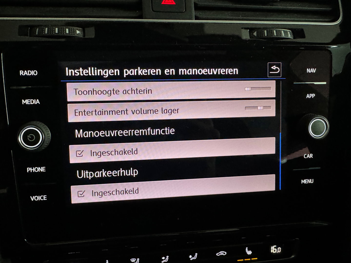 Volkswagen Golf 2.0 TSI 4Motion R Pano|Keyless|Dynaudio|Sfeer