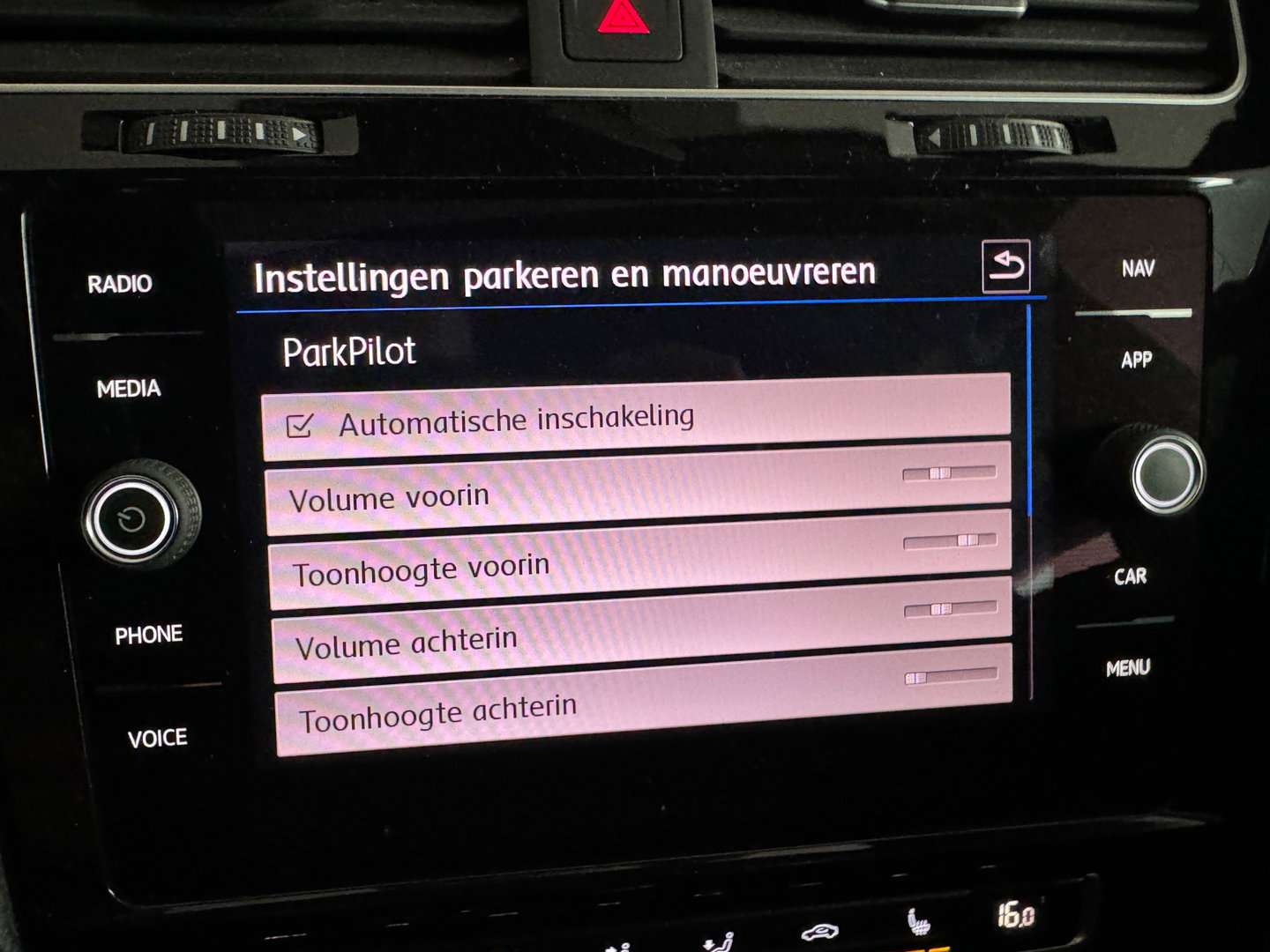 Volkswagen Golf 2.0 TSI 4Motion R Pano|Keyless|Dynaudio|Sfeer