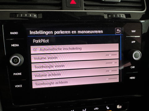 Volkswagen Golf 2.0 TSI 4Motion R Pano|Keyless|Dynaudio|Sfeer