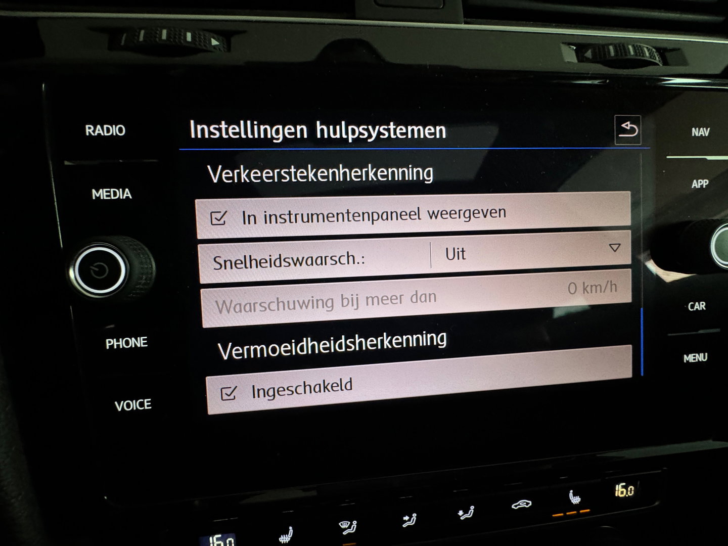 Volkswagen Golf 2.0 TSI 4Motion R Pano|Keyless|Dynaudio|Sfeer