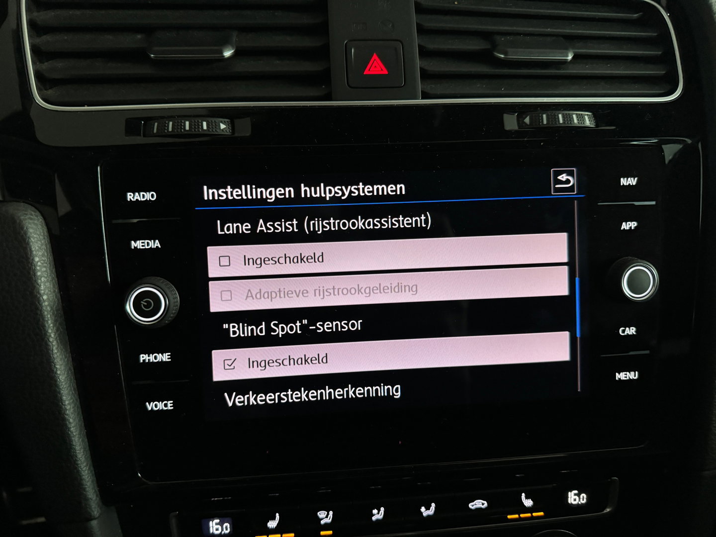 Volkswagen Golf 2.0 TSI 4Motion R Pano|Keyless|Dynaudio|Sfeer