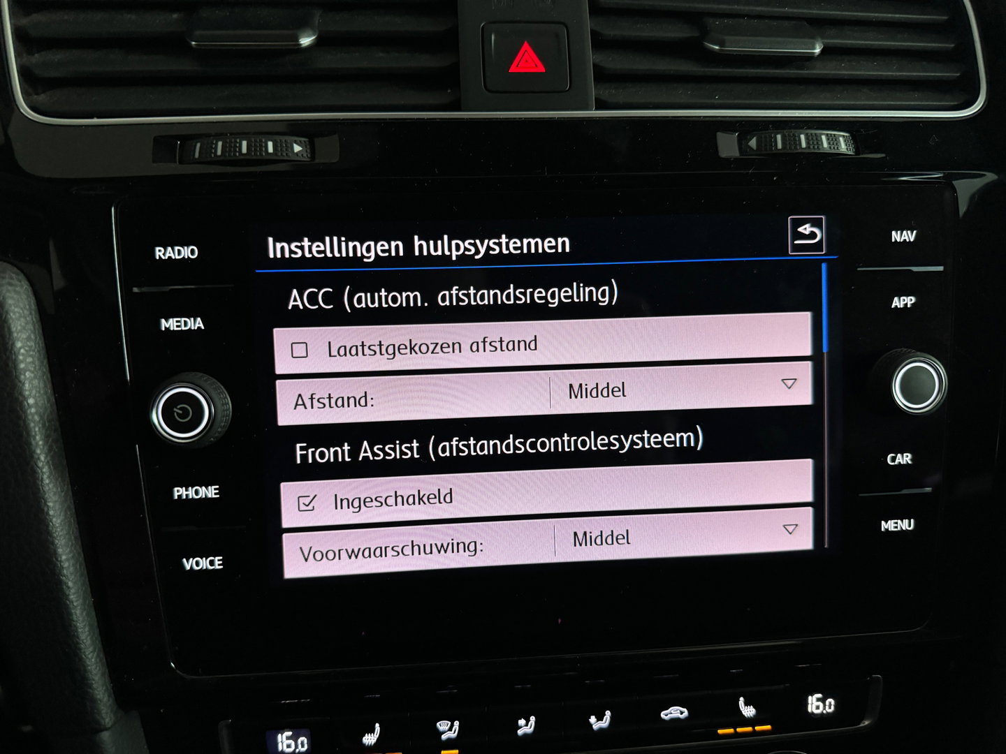 Volkswagen Golf 2.0 TSI 4Motion R Pano|Keyless|Dynaudio|Sfeer