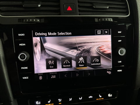 Volkswagen Golf 2.0 TSI 4Motion R Pano|Keyless|Dynaudio|Sfeer