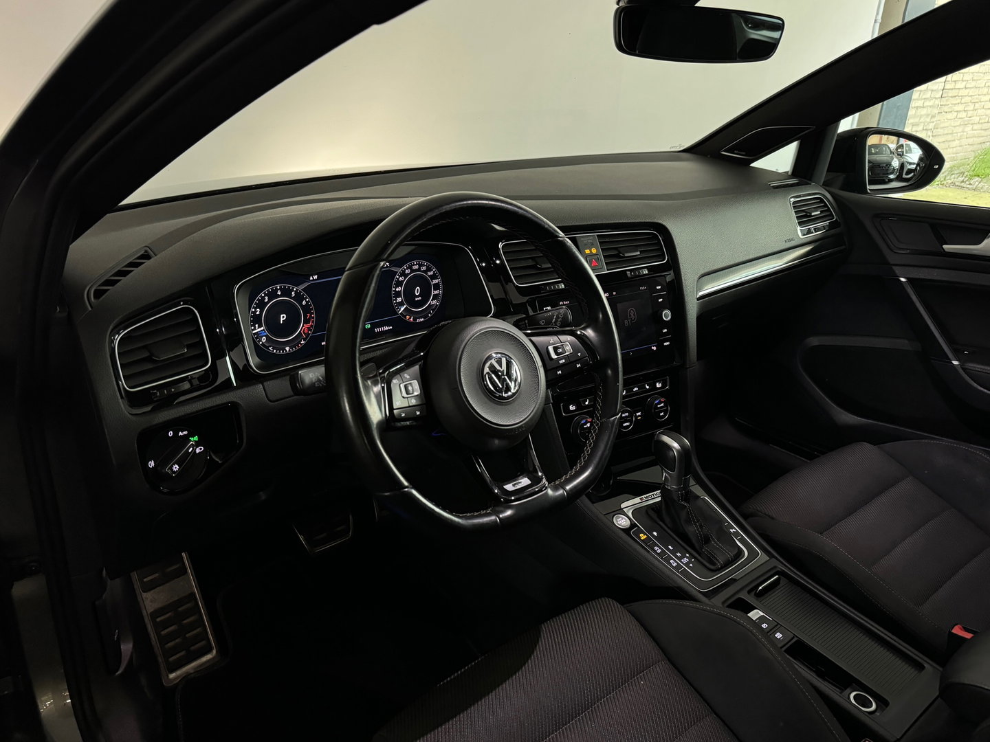 Volkswagen Golf 2.0 TSI 4Motion R Pano|Keyless|Dynaudio|Sfeer