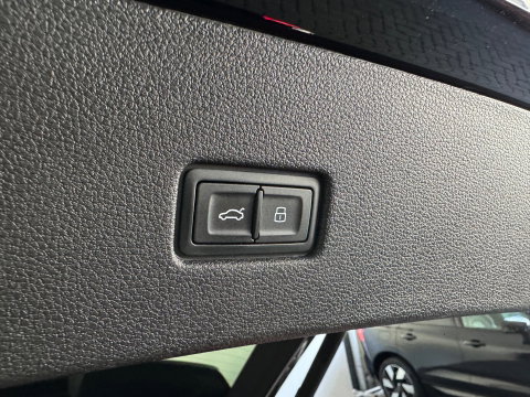Audi Q8 60 TFSI e quattro S Line Comp Pano|RS Seat|HuD|Massage