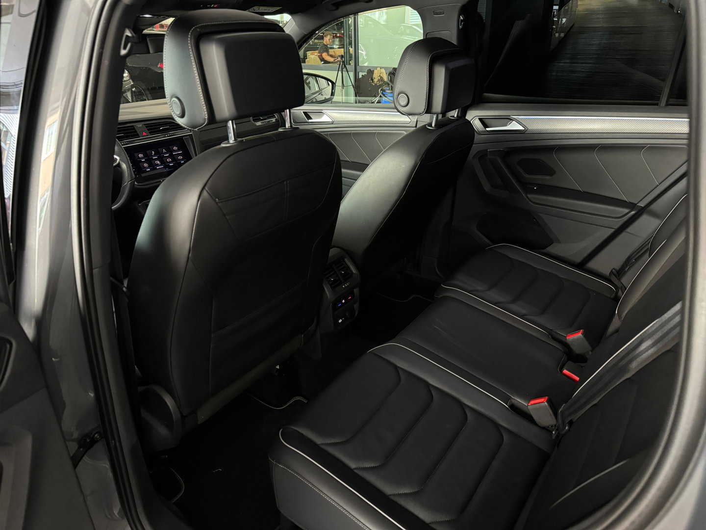 Volkswagen Tiguan 2.0 TSI 4Motion R Line Pano|Memory|Sfeer