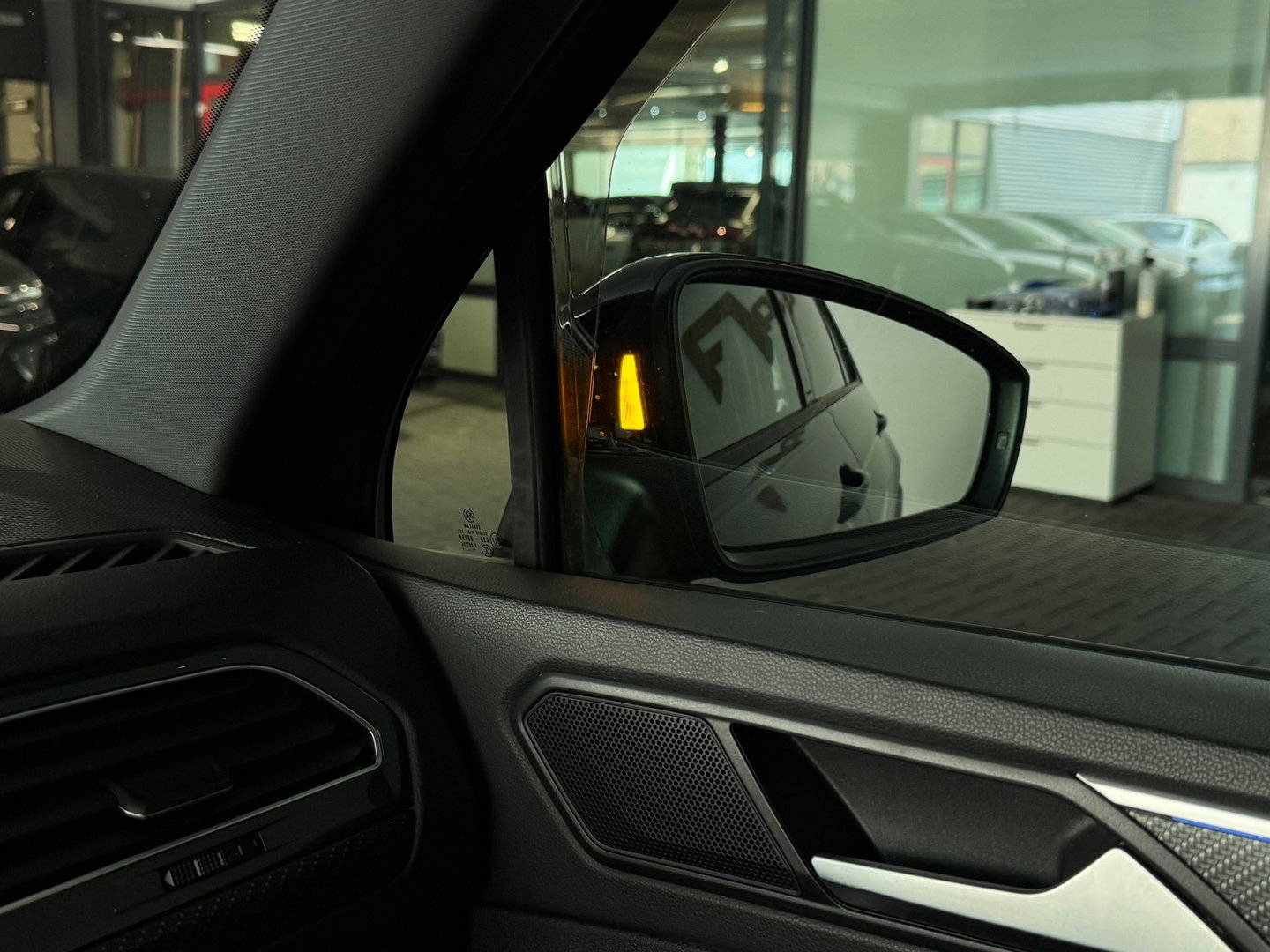 Volkswagen Tiguan 2.0 TSI 4Motion R Line Pano|Memory|Sfeer
