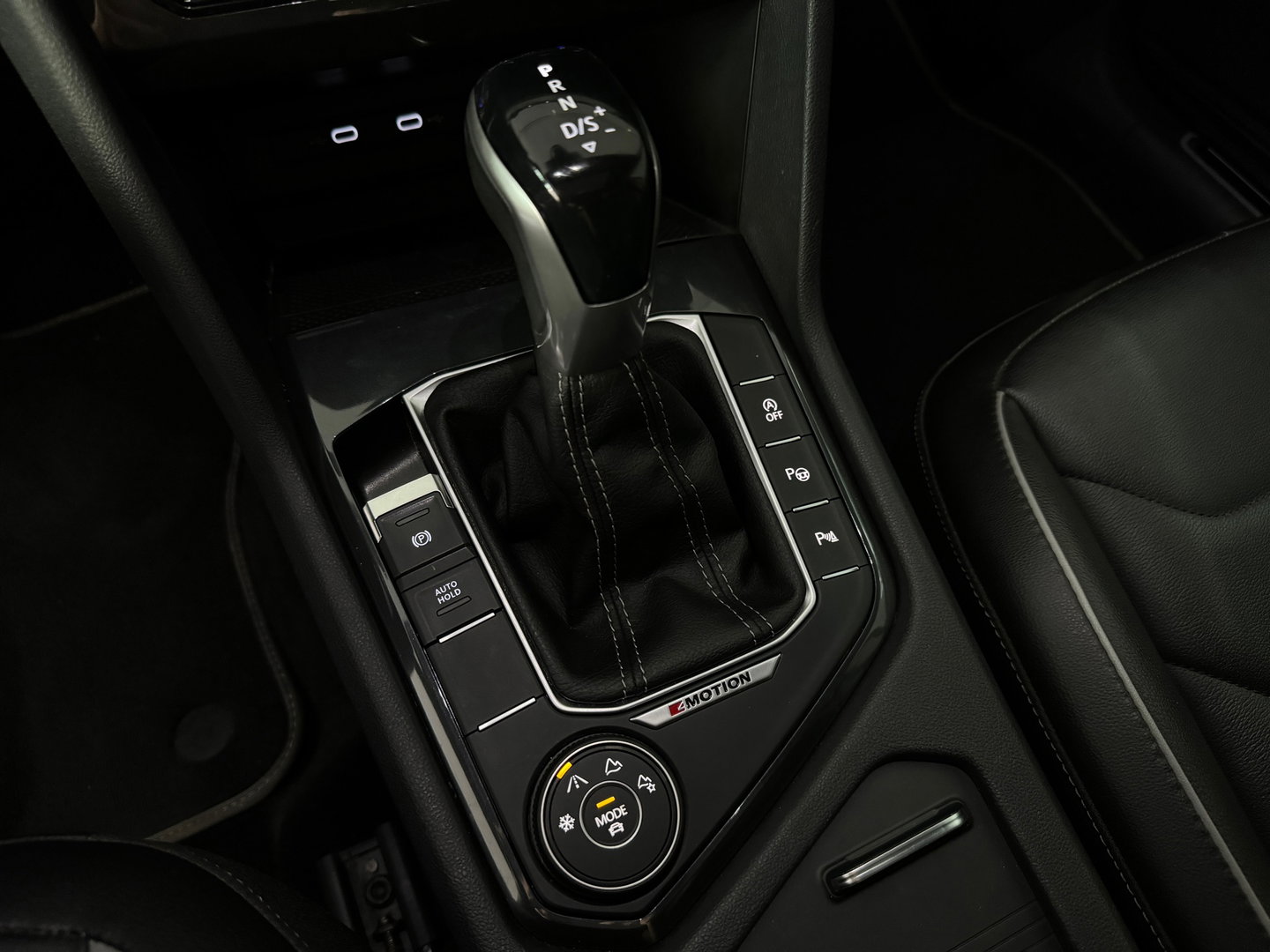 Volkswagen Tiguan 2.0 TSI 4Motion R Line Pano|Memory|Sfeer