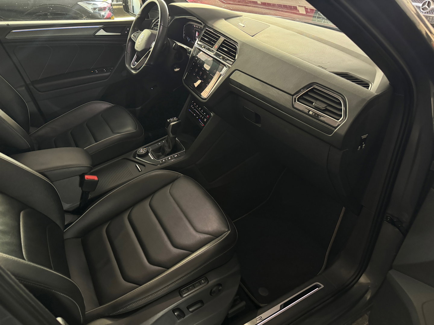 Volkswagen Tiguan 2.0 TSI 4Motion R Line Pano|Memory|Sfeer