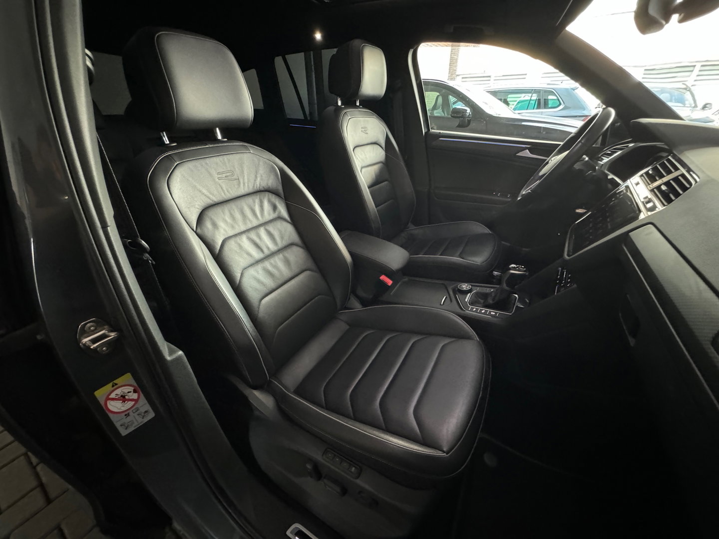 Volkswagen Tiguan 2.0 TSI 4Motion R Line Pano|Memory|Sfeer