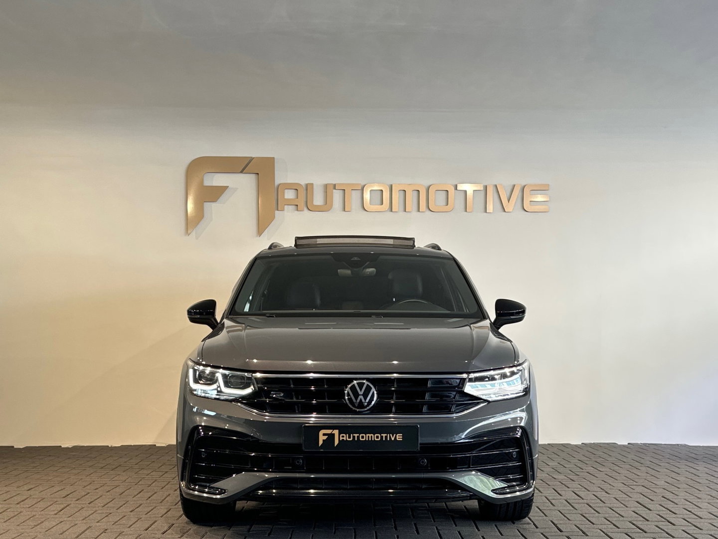 Volkswagen Tiguan 2.0 TSI 4Motion R Line Pano|Memory|Sfeer