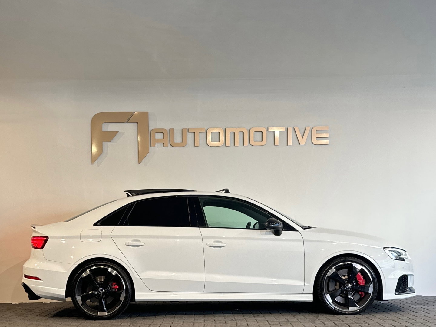 Audi RS3 Limousine 2.5 TFSI quattro Pano|RS Seat|B&O|Keyless
