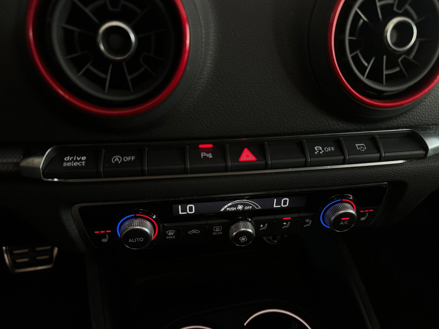 Audi RS3 Limousine 2.5 TFSI quattro Pano|RS Seat|B&O|Keyless