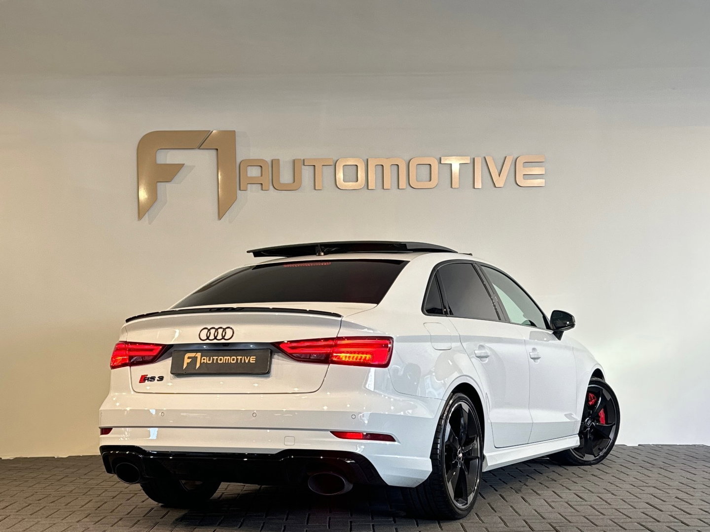 Audi RS3 Limousine 2.5 TFSI quattro Pano|RS Seat|B&O|Keyless