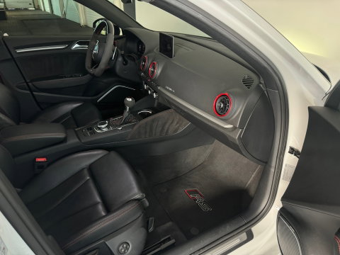 Audi RS3 Limousine 2.5 TFSI quattro Pano|RS Seat|B&O|Keyless