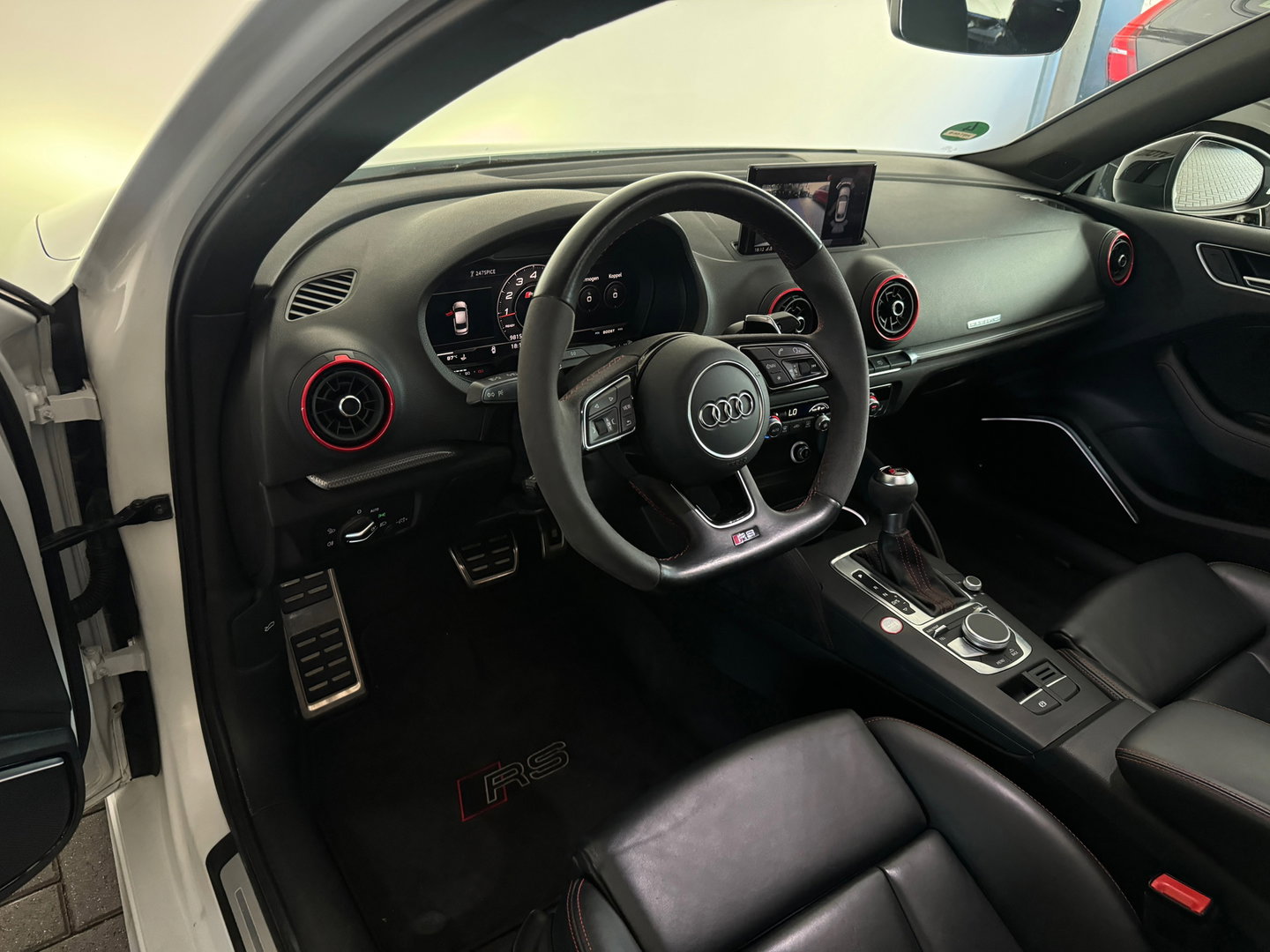 Audi RS3 Limousine 2.5 TFSI quattro Pano|RS Seat|B&O|Keyless