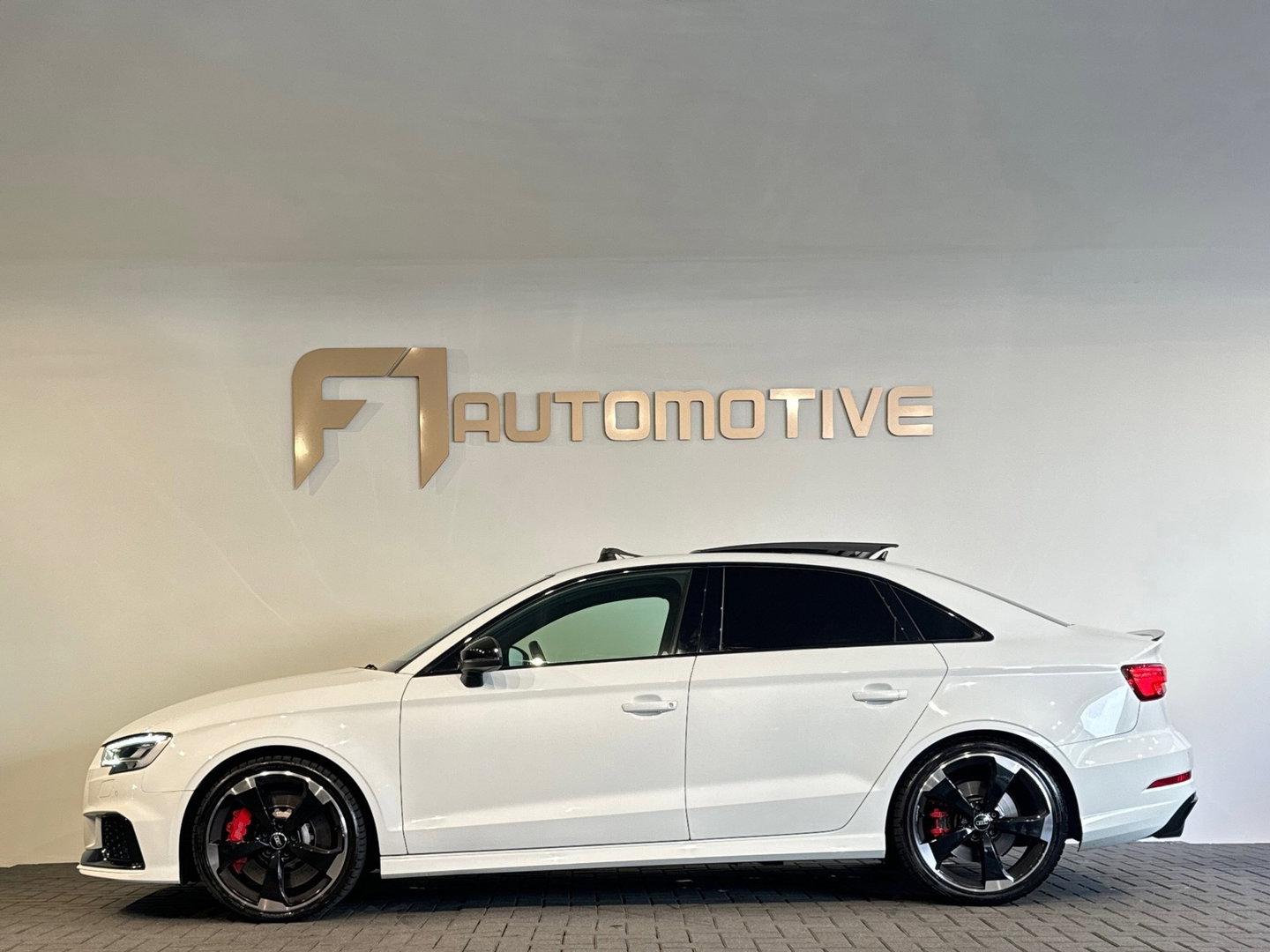 Audi RS3 Limousine 2.5 TFSI quattro Pano|RS Seat|B&O|Keyless