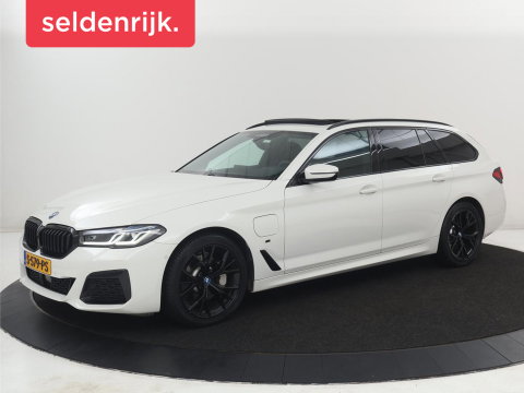 BMW 5 Serie Touring 530e xDrive M Sport | SOH 89,9% | Panoramadak | Head-Up | Full LED | Trekhaak | Carplay | Bluetooth | Navigatie | Sfeerverlichting | Stoelverwarming | Achteruitrij camera | Adaptive cruise control | Climate control