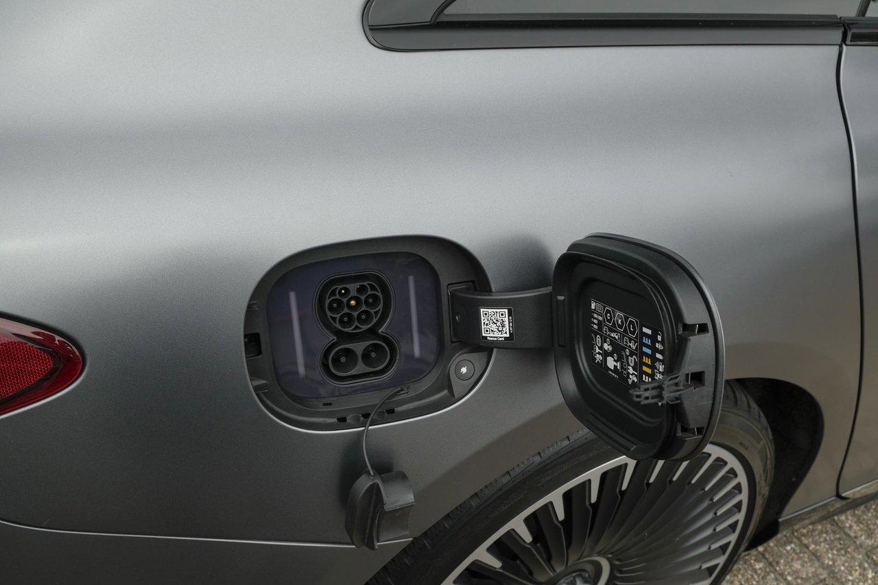 Mercedes-Benz EQS